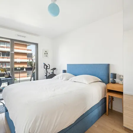 Veeve - The Transforming Terrace Apartment